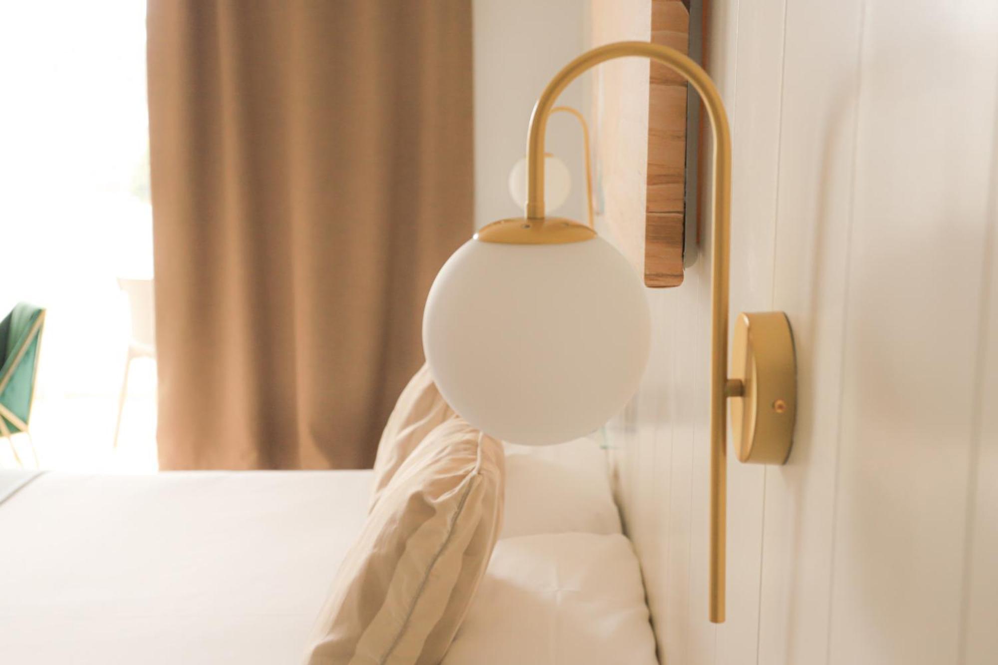 Doppelzimmer mit Balkon und Parkplatz