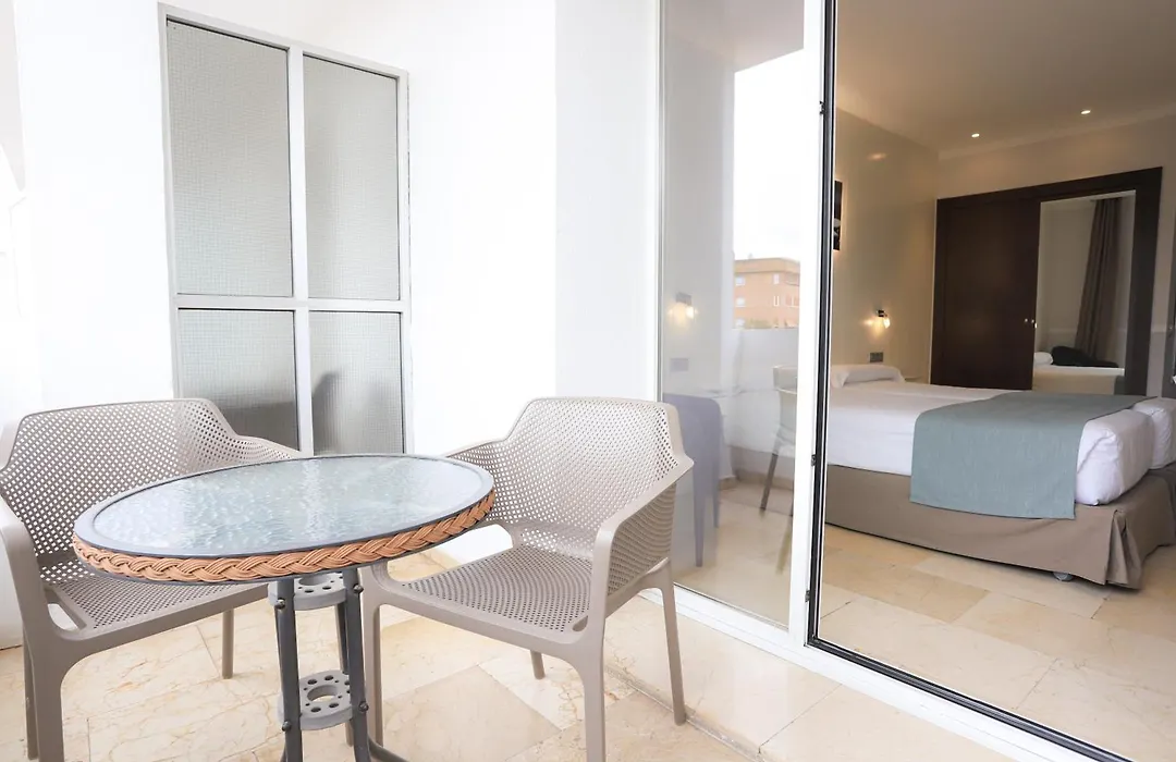 Hotel Oasis Con Parking Incluido-1