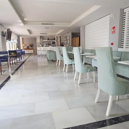 Hotel Oasis Con Parking Incluido-2